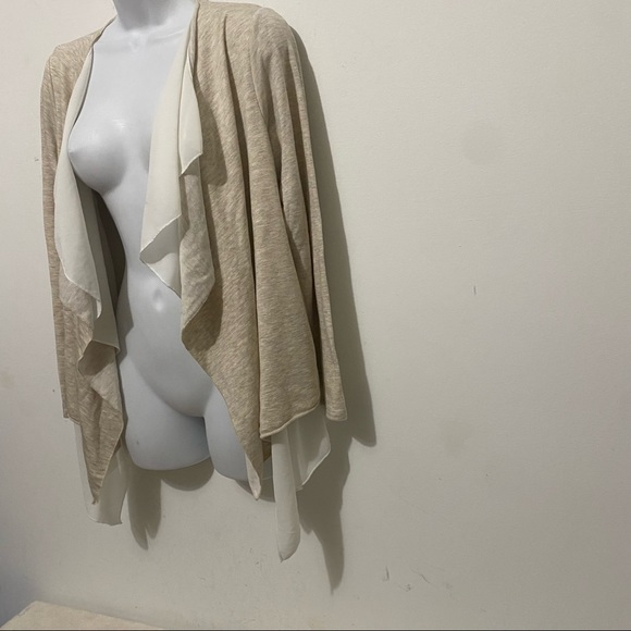 Anthropologie PEBBLE & STONE Cream Layered Waterfall Cardigan Sz.M - Picture 3 of 9